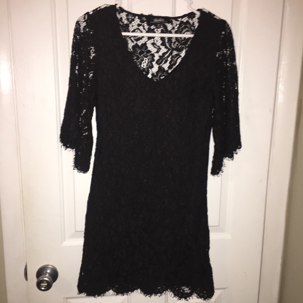 Black lace Lulu’s mini dress - Picture 3 of 8